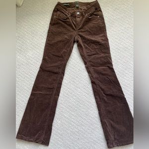 Women’s low-rise corduroy flared jeans
